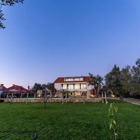 Villa Lima View *